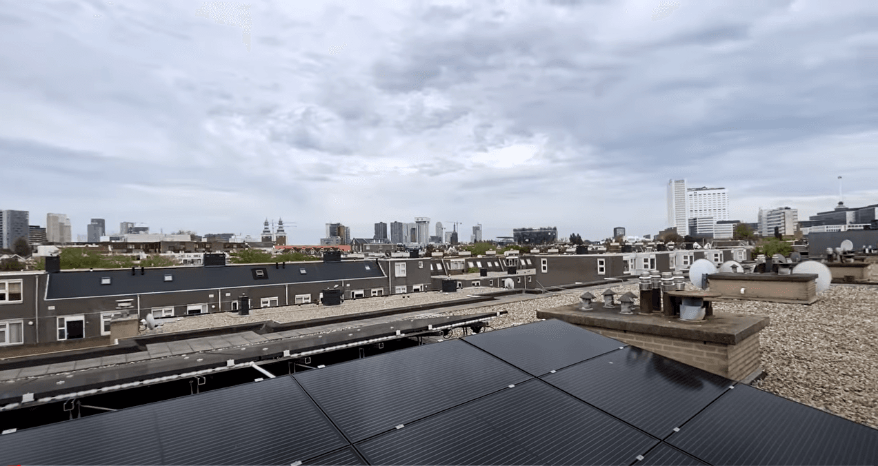 PVT-panelen op dak in Josephstraat
