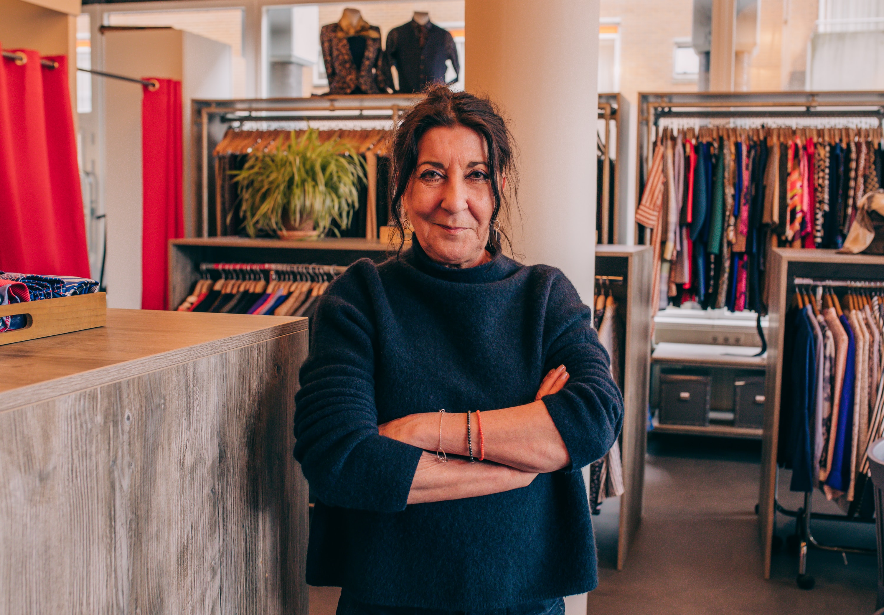 Ondernemer Nettie Immink in bedrijfsruimte Dress for Success