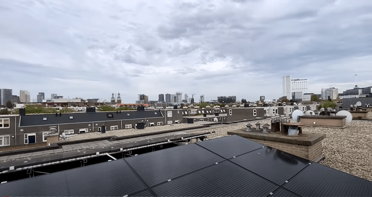 PVT-panelen op dak in Josephstraat