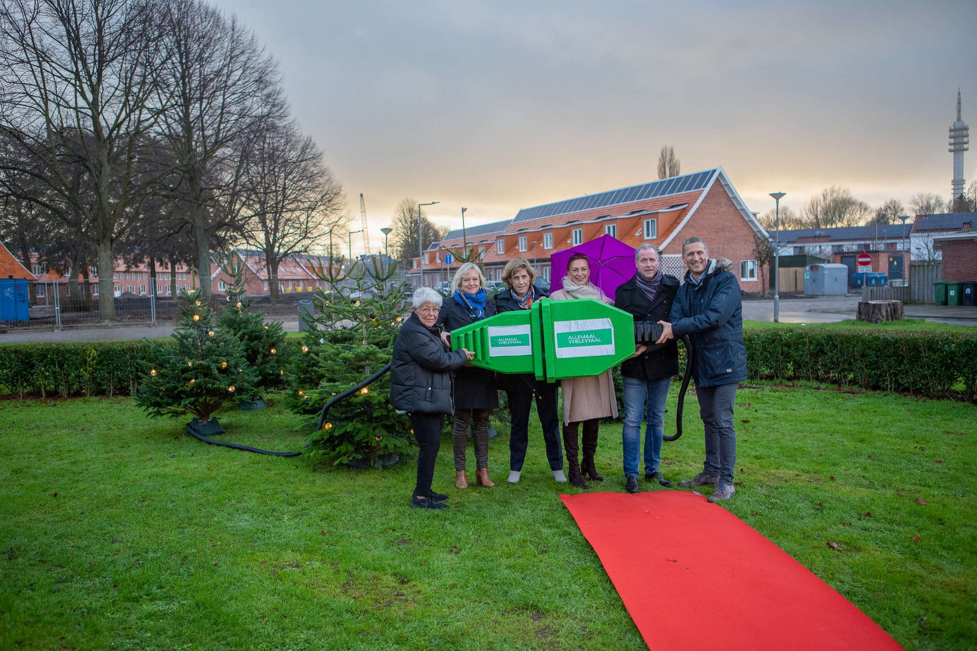 Groepsfoto oplevering Wielewaal