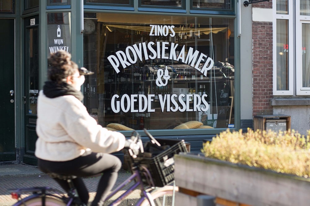 Etalage Zino's in Noordbest