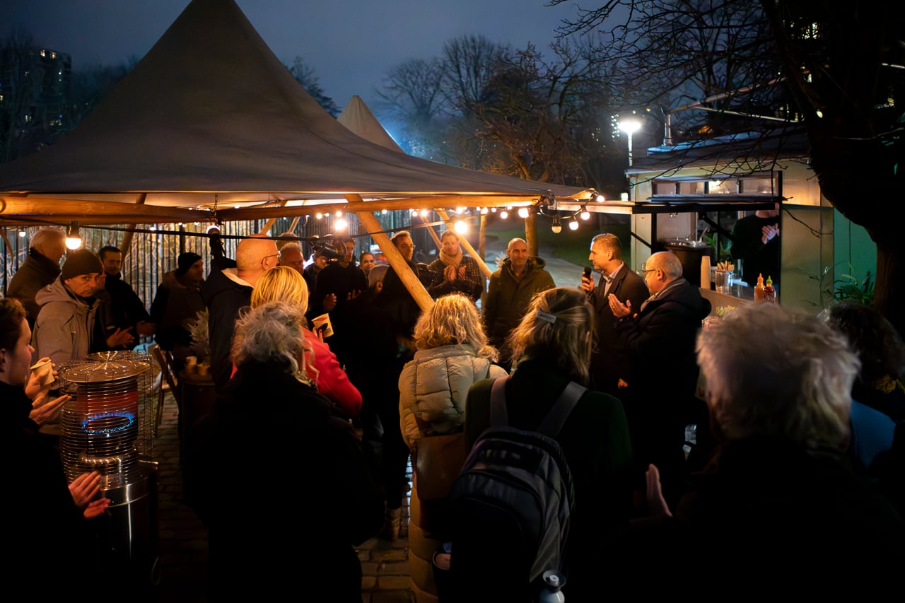 Samenkomst van bewoners Odeon en toespraak