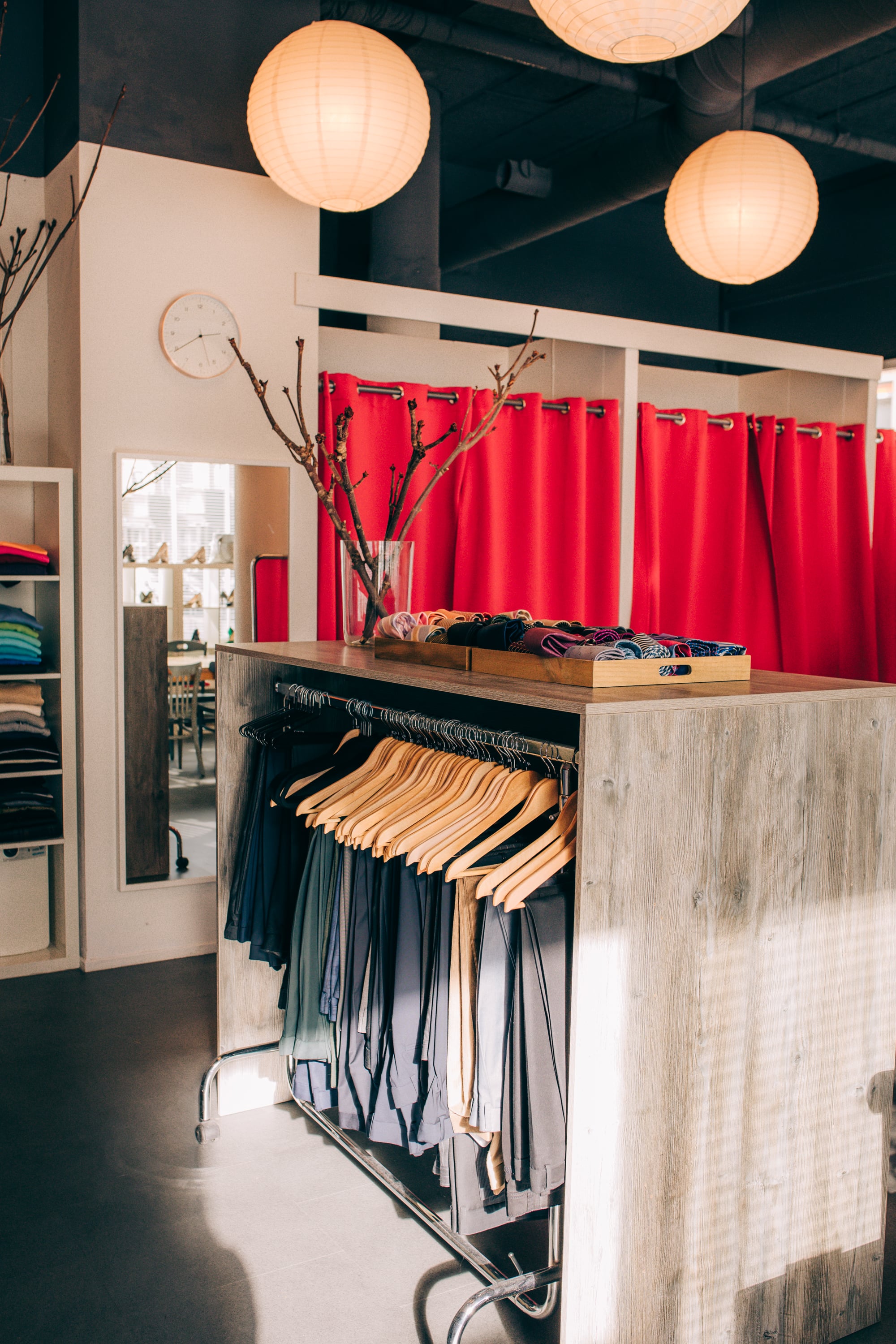 Sfeerimpressie winkel Dress for Succes