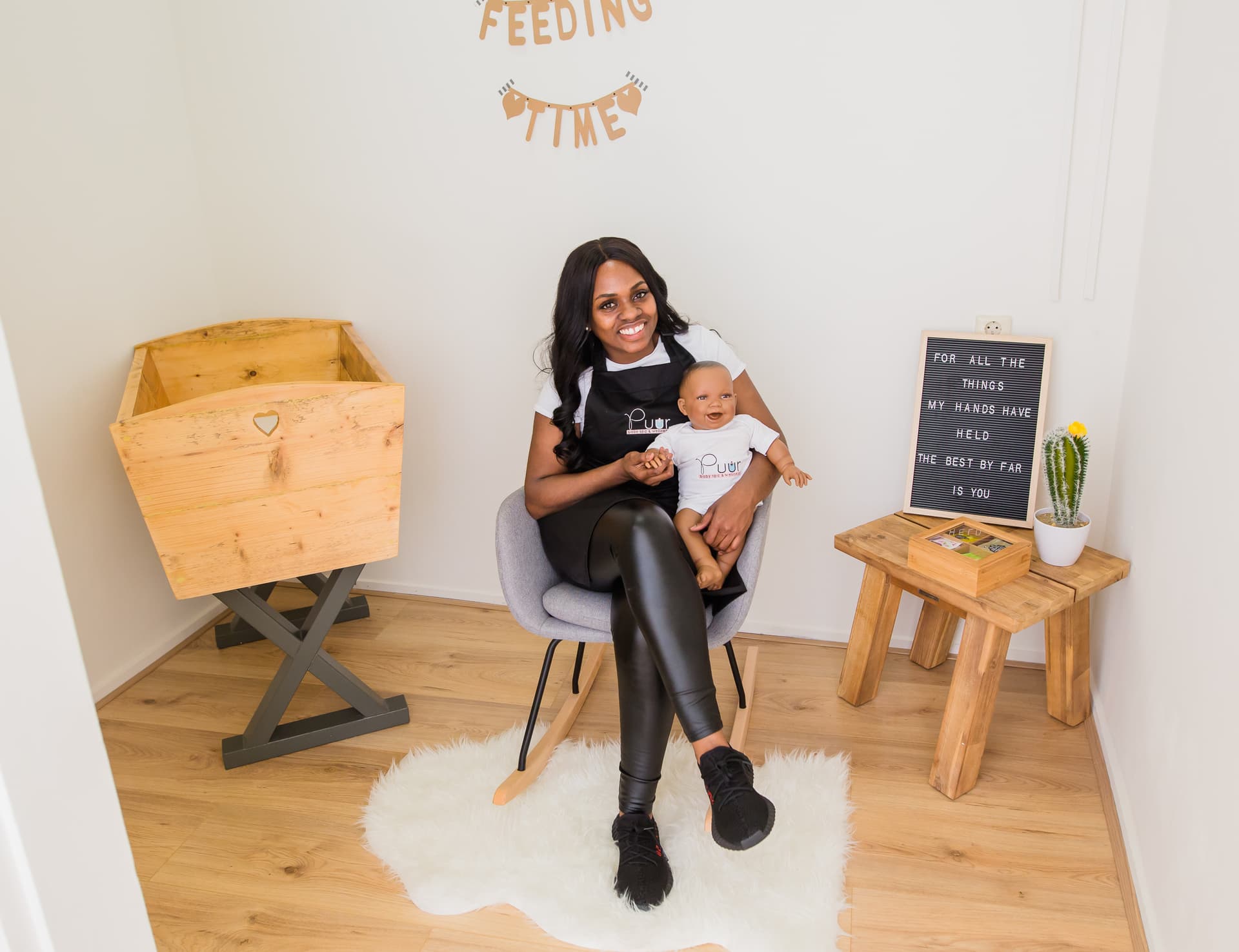 Portret Rachel met baby in Puur Baby Spa