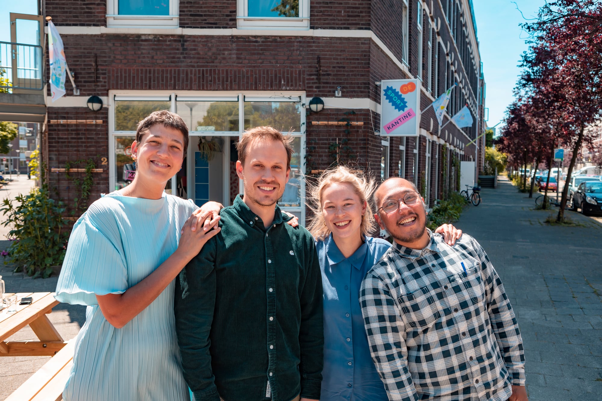 Groepsfoto met Pip, Seb, Selma en Frank
