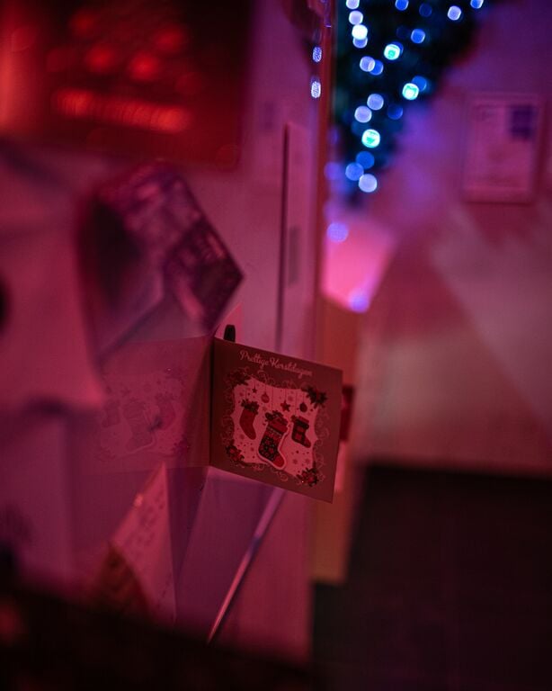 Kerstversieringen en kaartjes