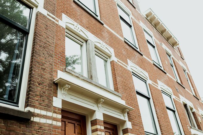 Hung en Manon huren een vrije sector huurwoning aan de Voorschoterlaan van Woonstad Rotterdam 